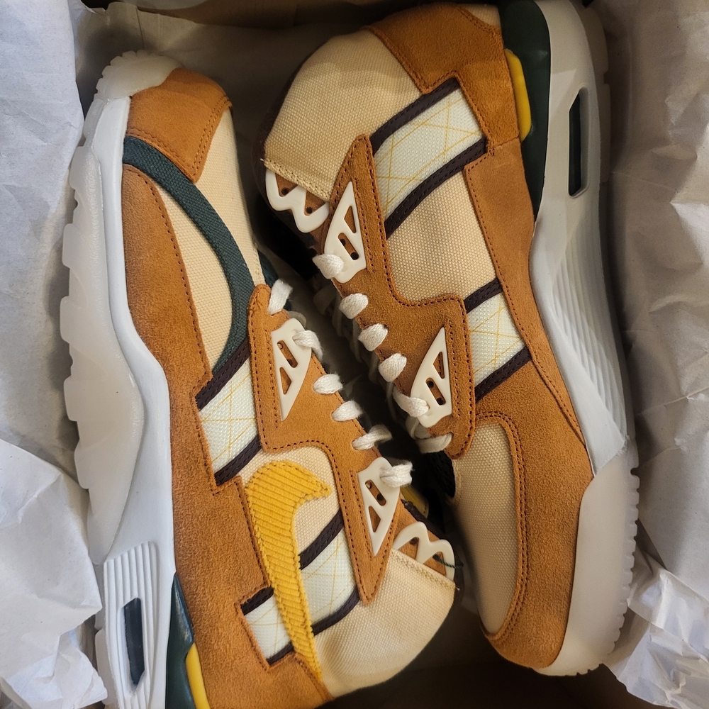 Nike Tan and Yellow Men's Sneakers
